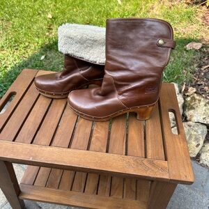 UGG Lynnea Brown Leather Shearling fold heel boots